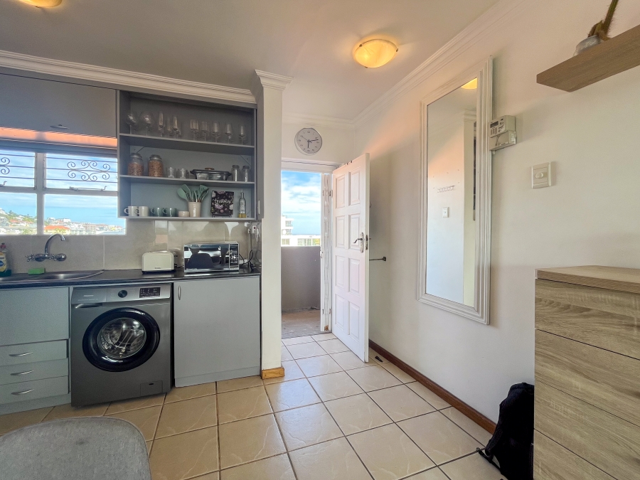 To Let 1 Bedroom Property for Rent in Green Point Western Cape